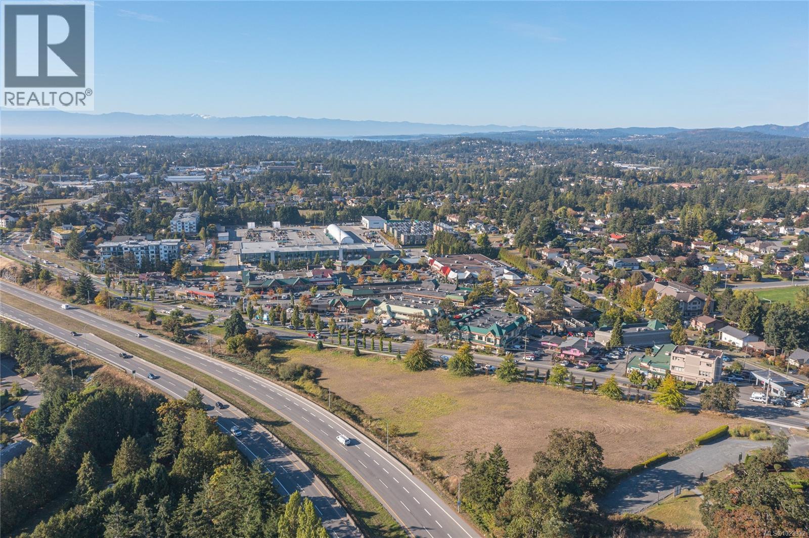 228 4490 Chatterton Way North, Saanich