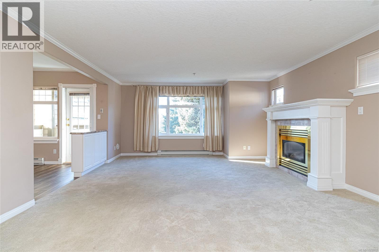 228 4490 Chatterton Way North, Saanich