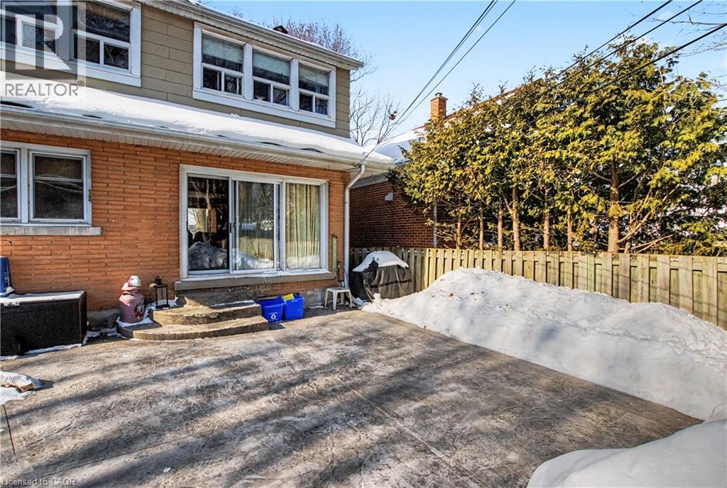39 HENRY Street - 32