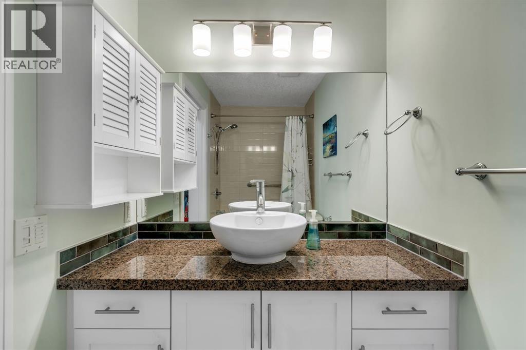 Single Family House for Sale in    Street NW Parkdale Calgary 