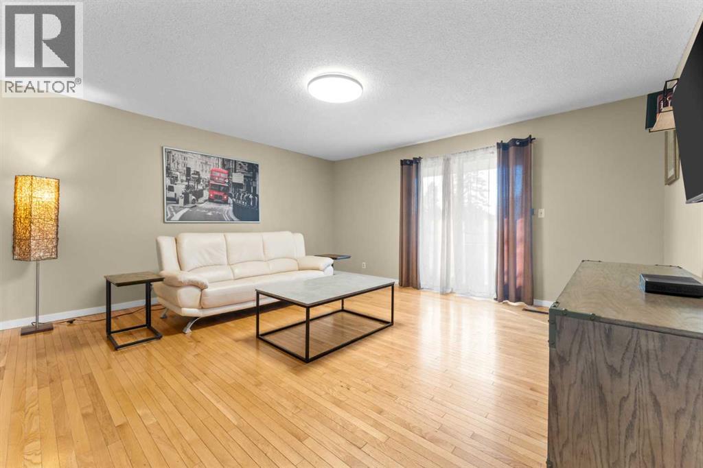 Multi-family House Bi-level for Sale in  &   Street NW Mount Pleasant Calgary 