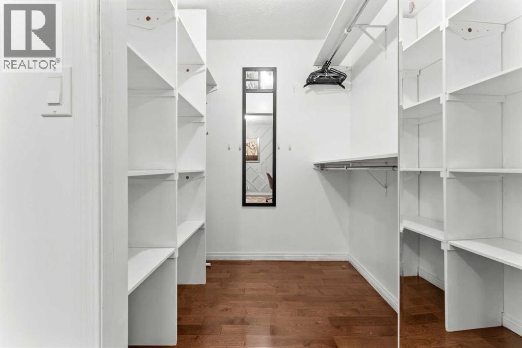 Multi-family House Bi-level for Sale in  &   Street NW Mount Pleasant Calgary 