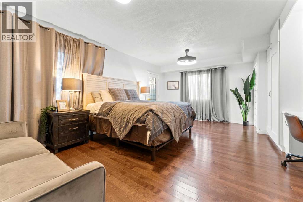 Multi-family House Bi-level for Sale in  &   Street NW Mount Pleasant Calgary 