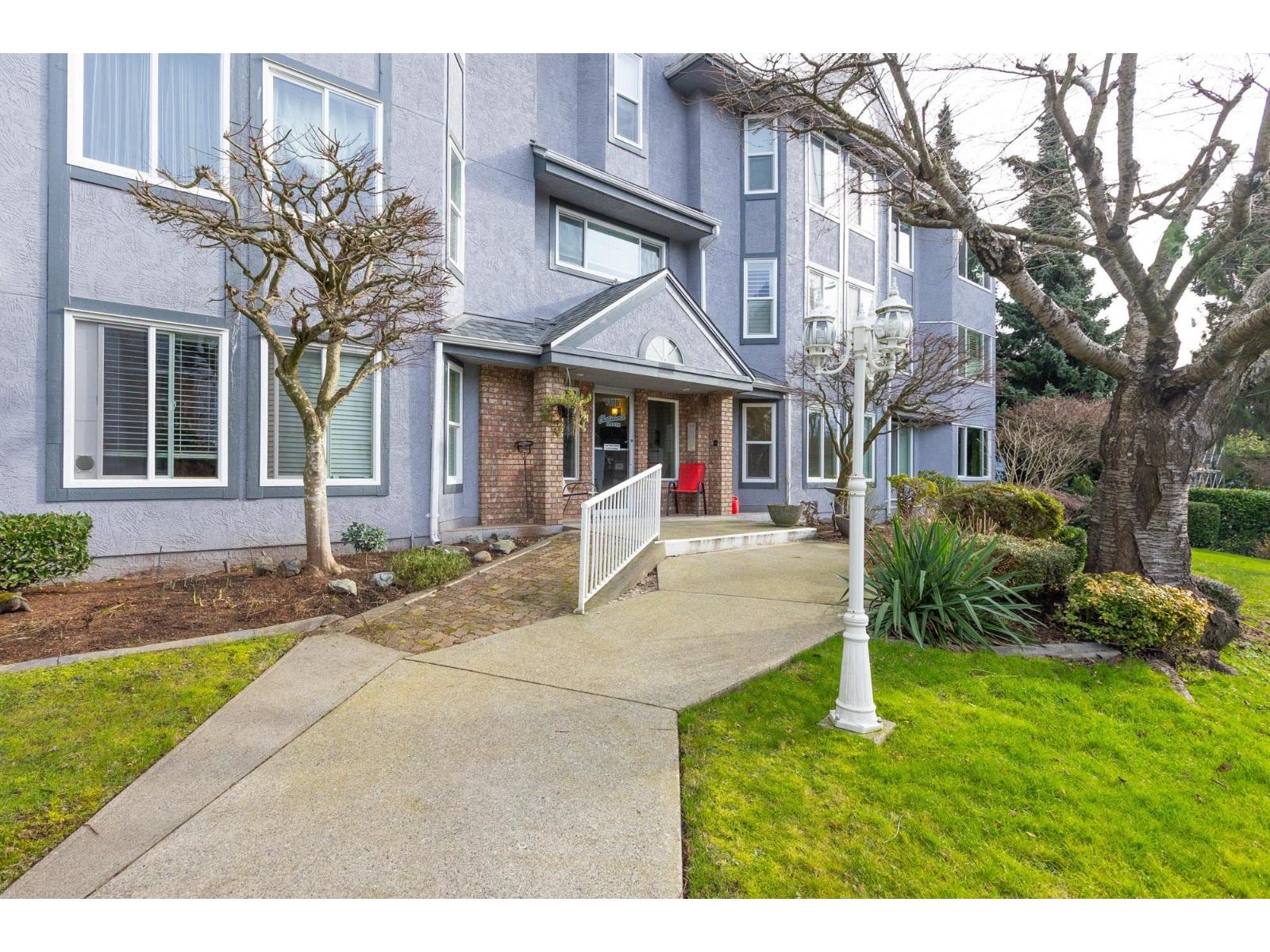 104 1378 FIR STREET, White Rock