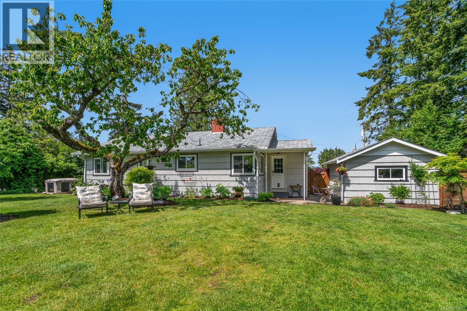 380 Hirst Ave W - 1