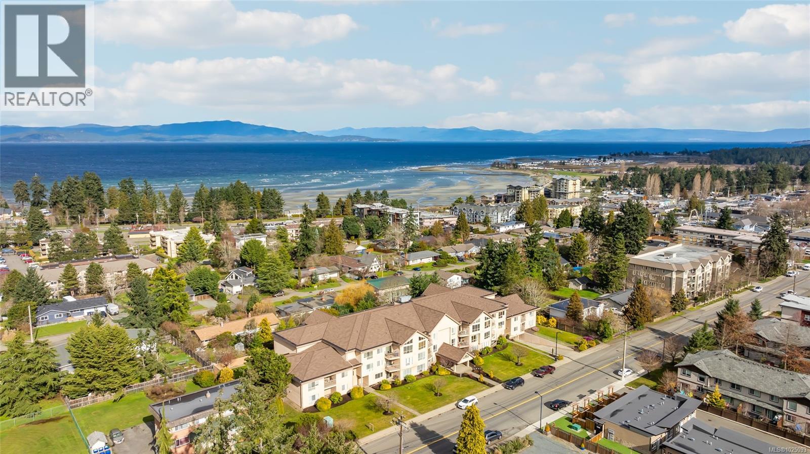 380 Hirst Ave W, Parksville