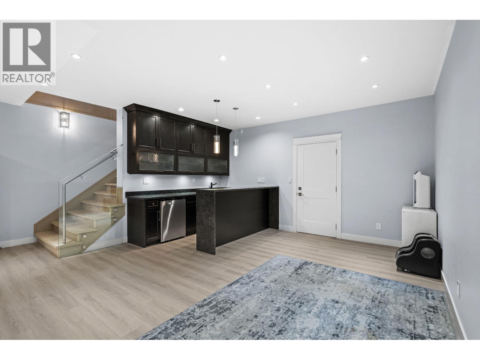 656 BLUE MOUNTAIN STREET, Coquitlam