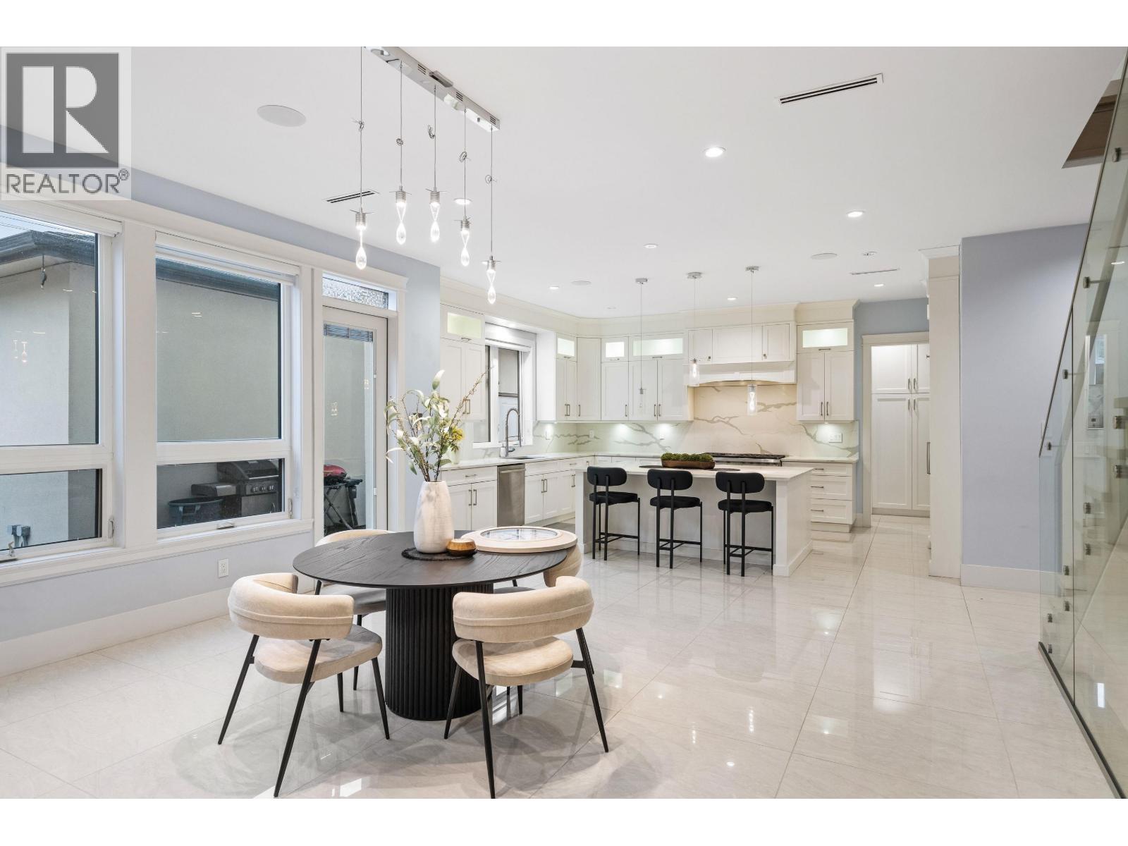 656 BLUE MOUNTAIN STREET, Coquitlam