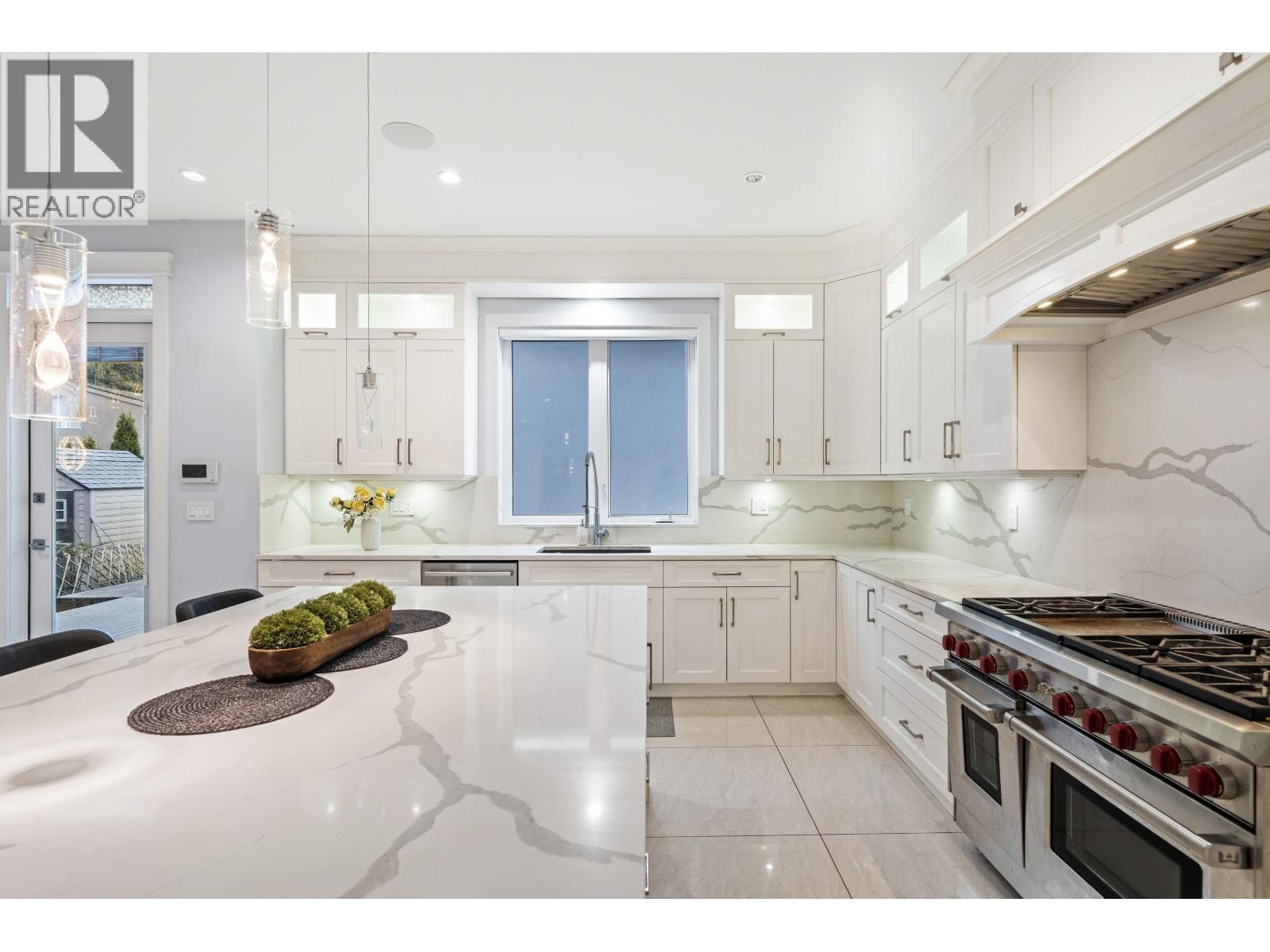 656 BLUE MOUNTAIN STREET, Coquitlam