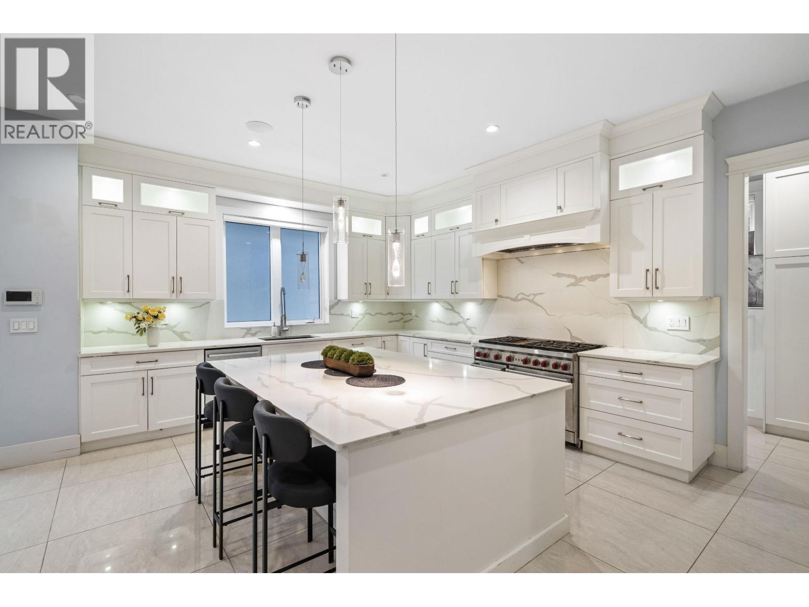 656 BLUE MOUNTAIN STREET, Coquitlam