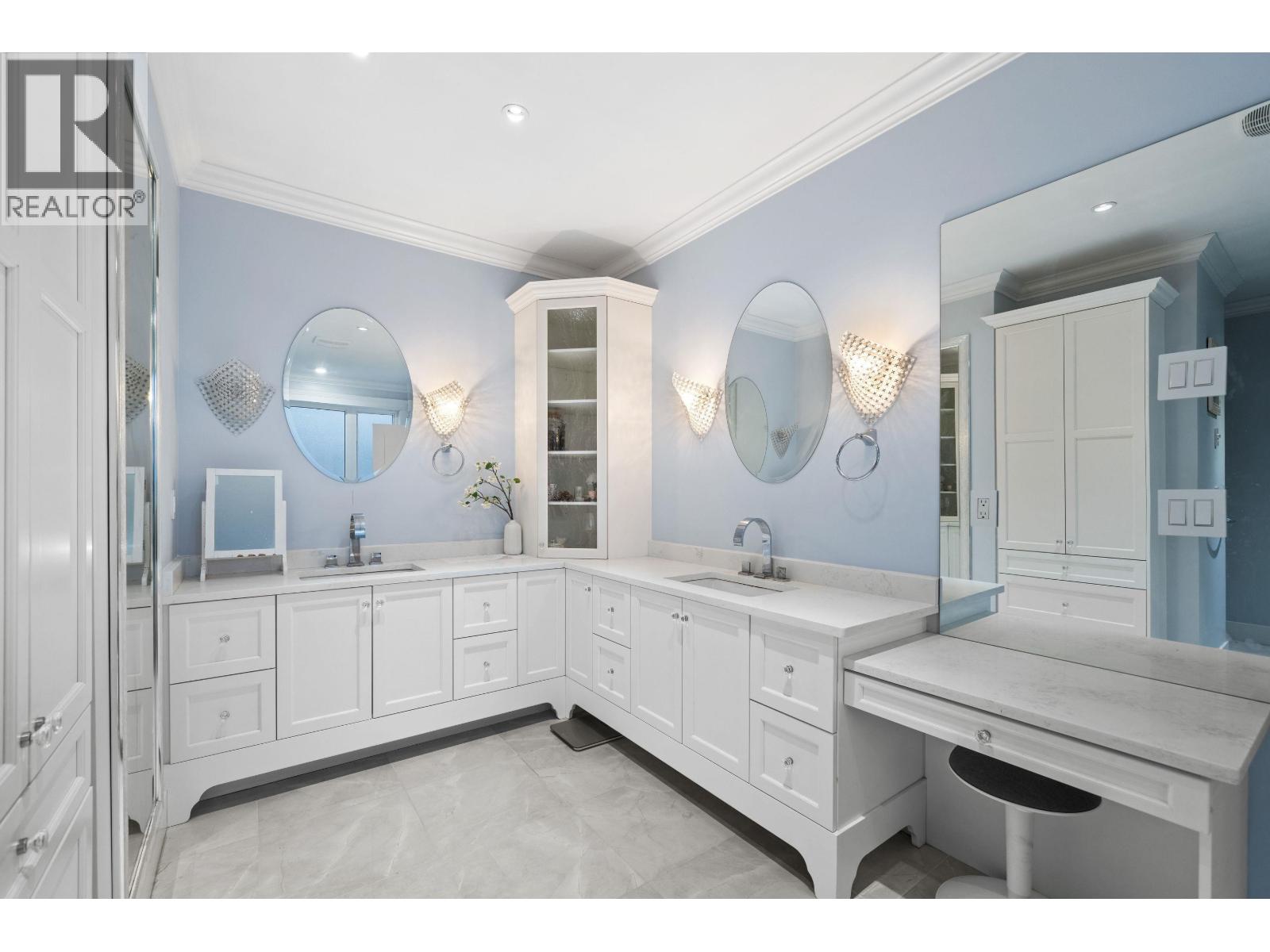 656 BLUE MOUNTAIN STREET, Coquitlam