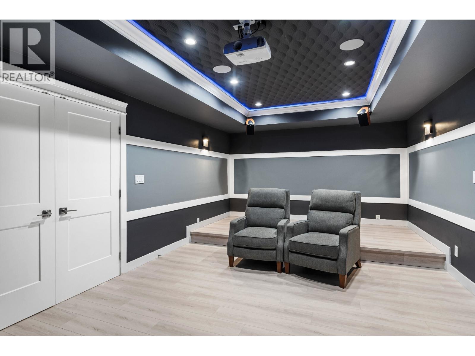 656 BLUE MOUNTAIN STREET, Coquitlam