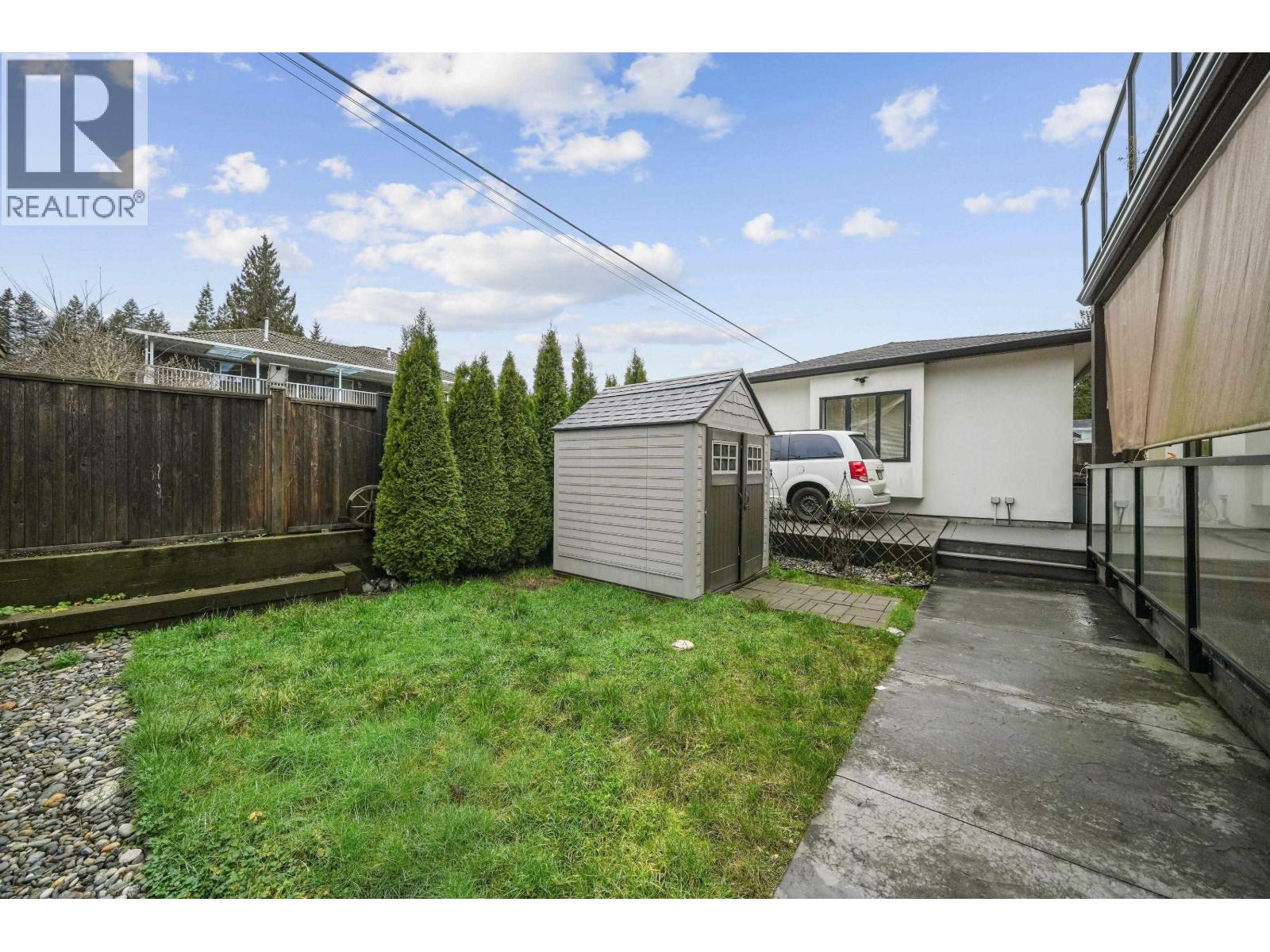 656 BLUE MOUNTAIN STREET, Coquitlam
