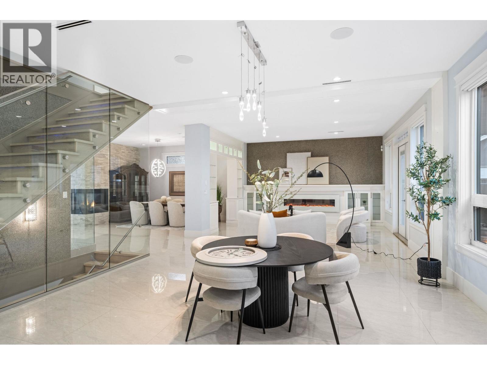 656 BLUE MOUNTAIN STREET, Coquitlam