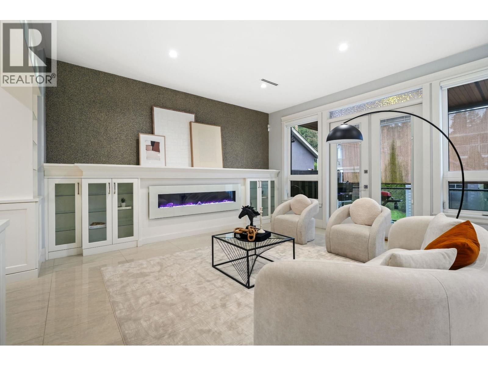 656 BLUE MOUNTAIN STREET, Coquitlam