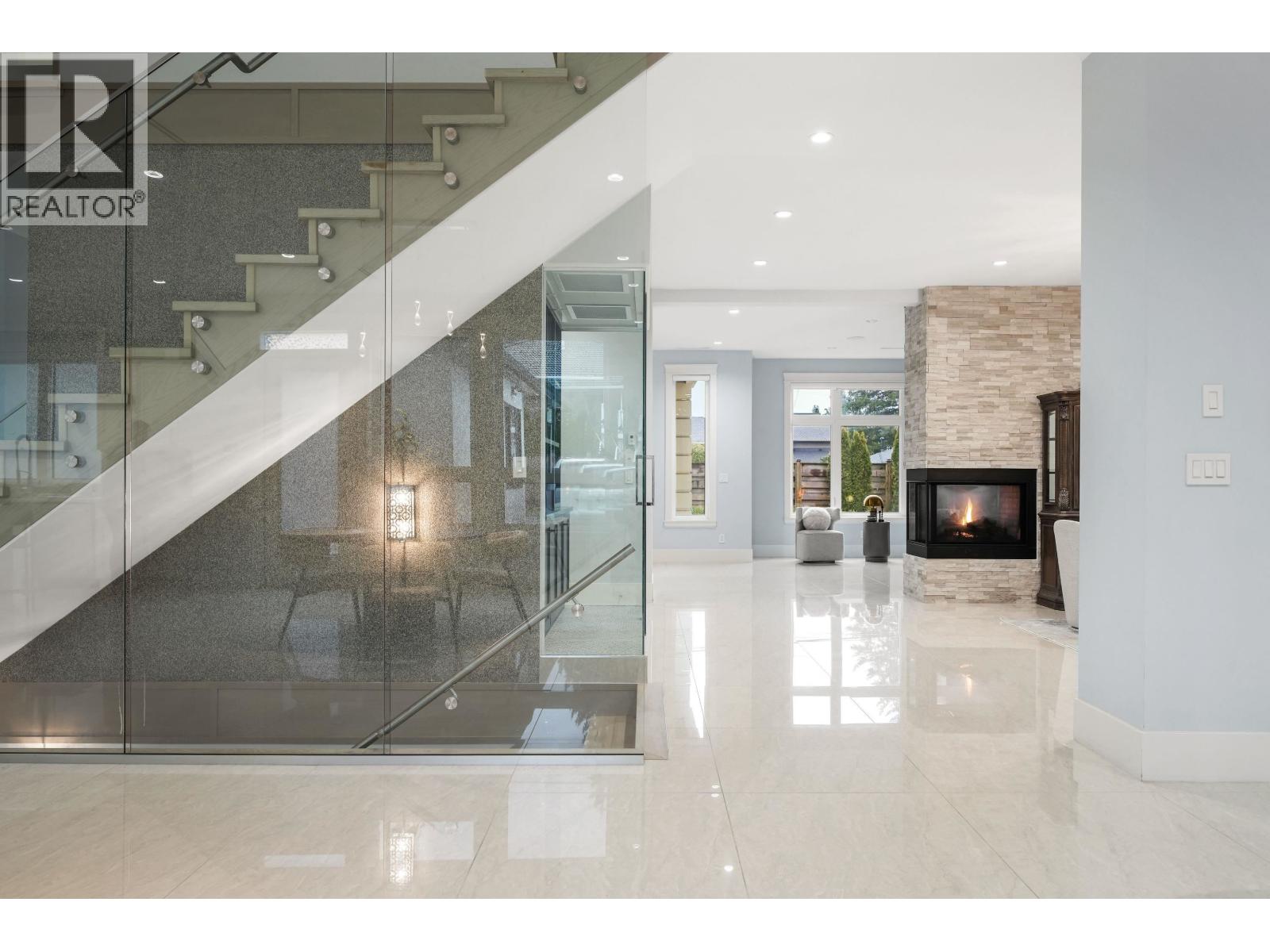 656 BLUE MOUNTAIN STREET, Coquitlam