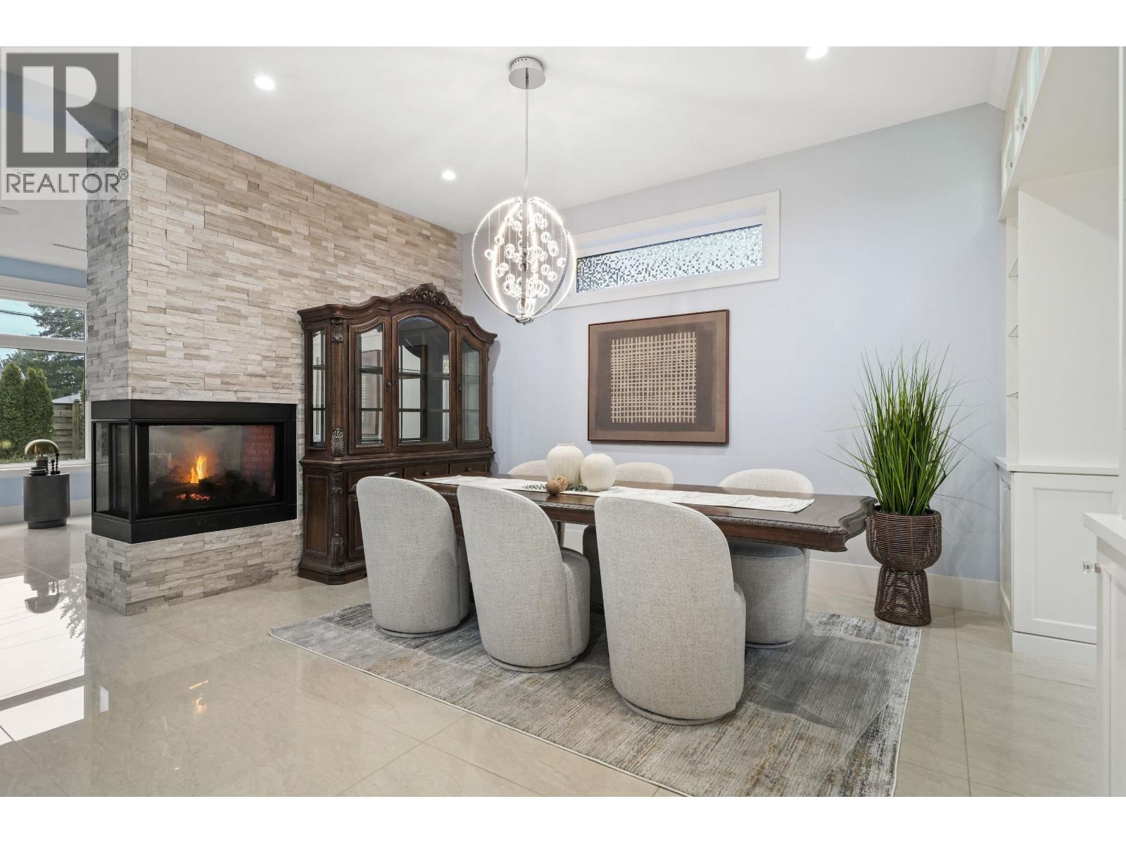 656 BLUE MOUNTAIN STREET, Coquitlam