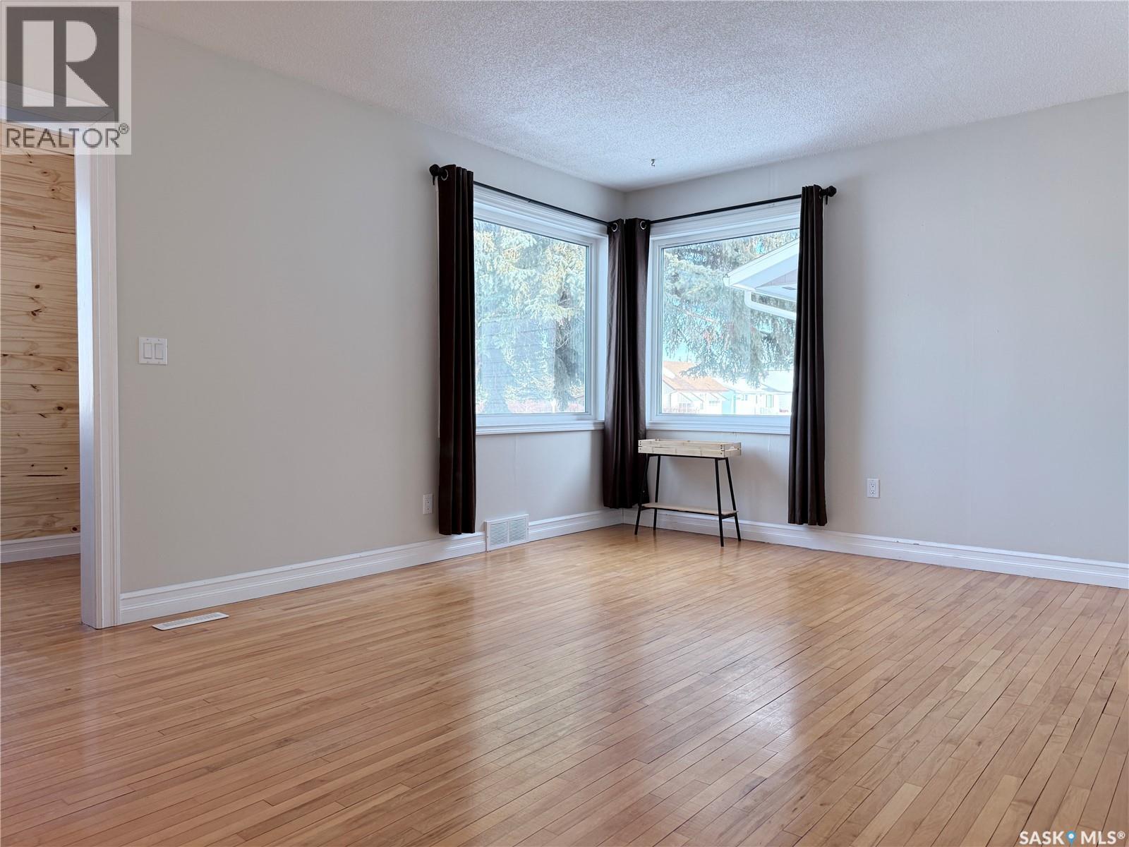 519 7th AVENUE W - Photo 4 of 42, Melville, Saskatchewan