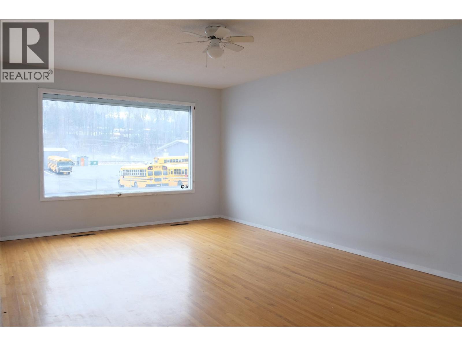 891 2ND Avenue, Fernie