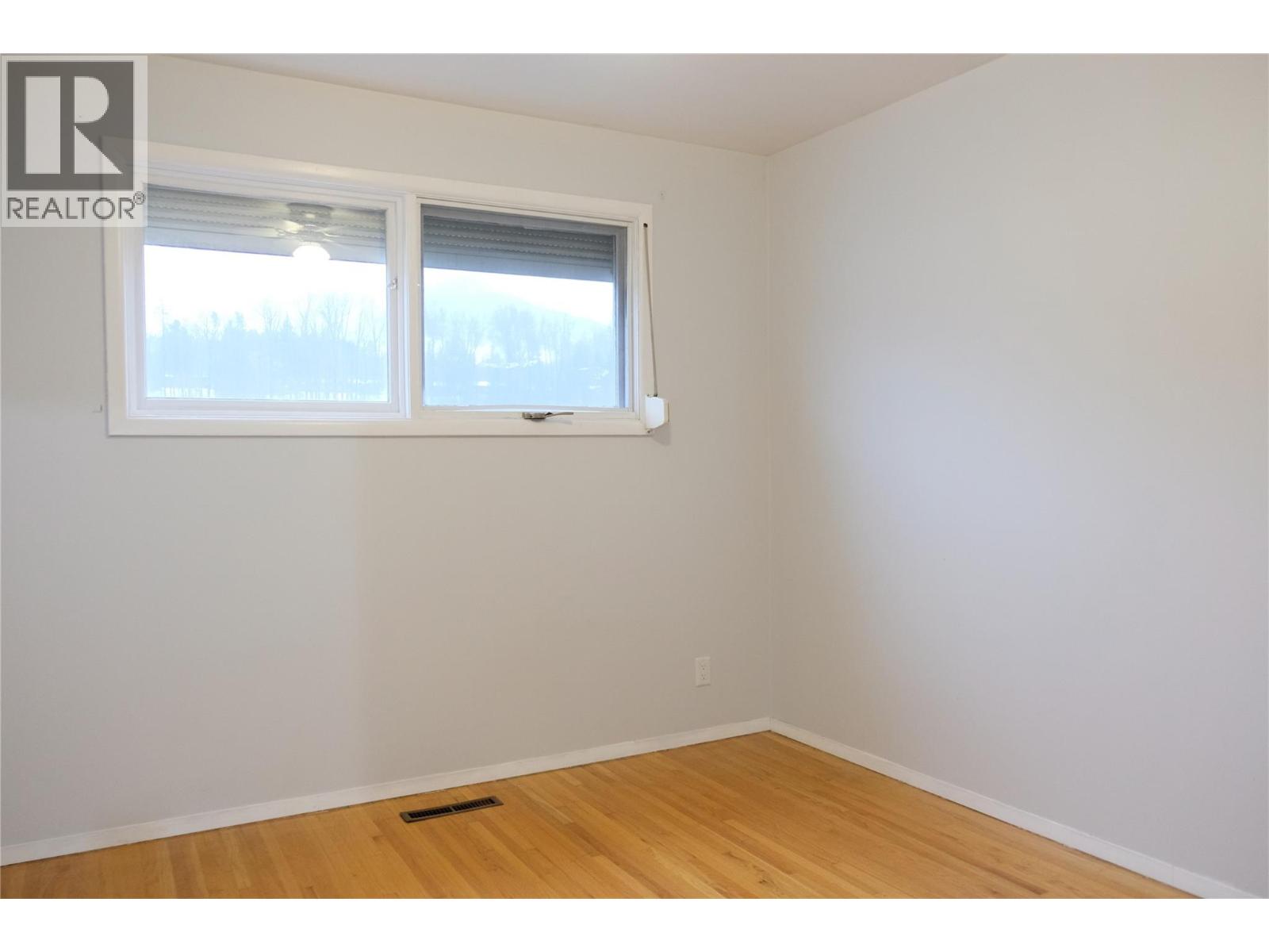 891 2ND Avenue, Fernie