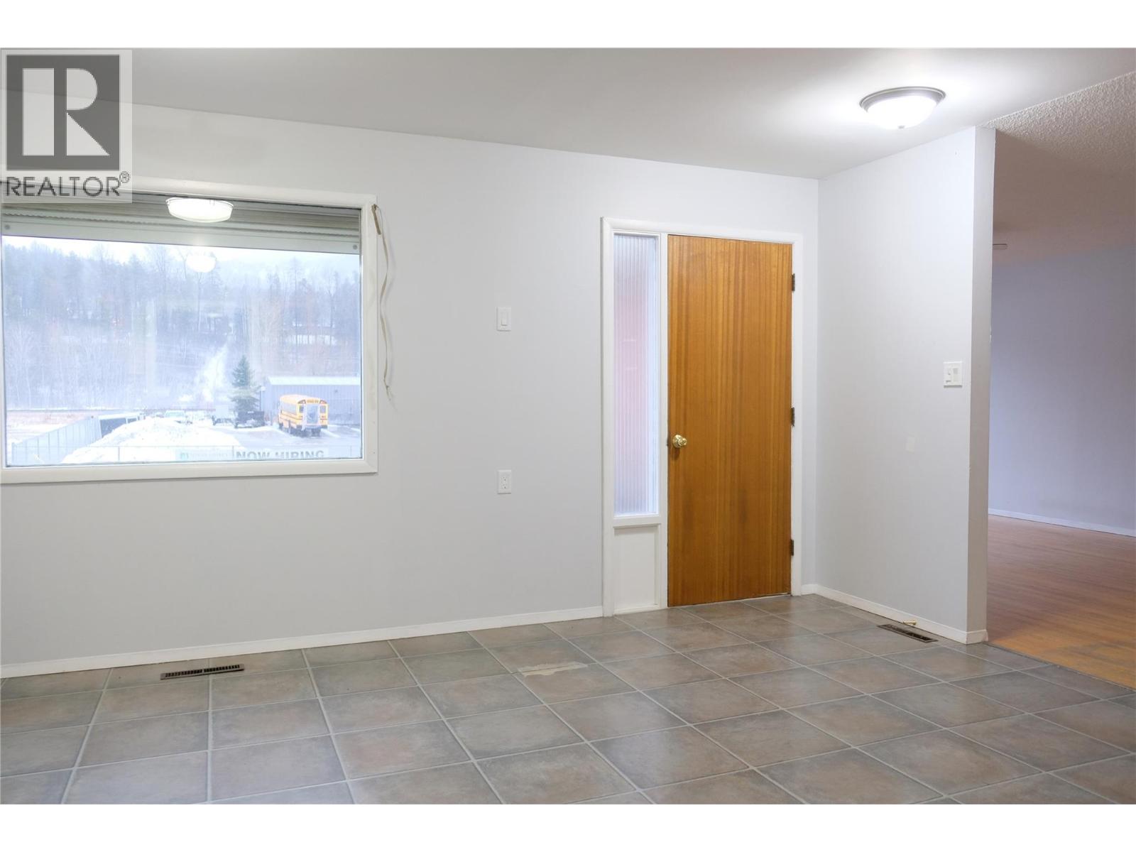 891 2ND Avenue, Fernie