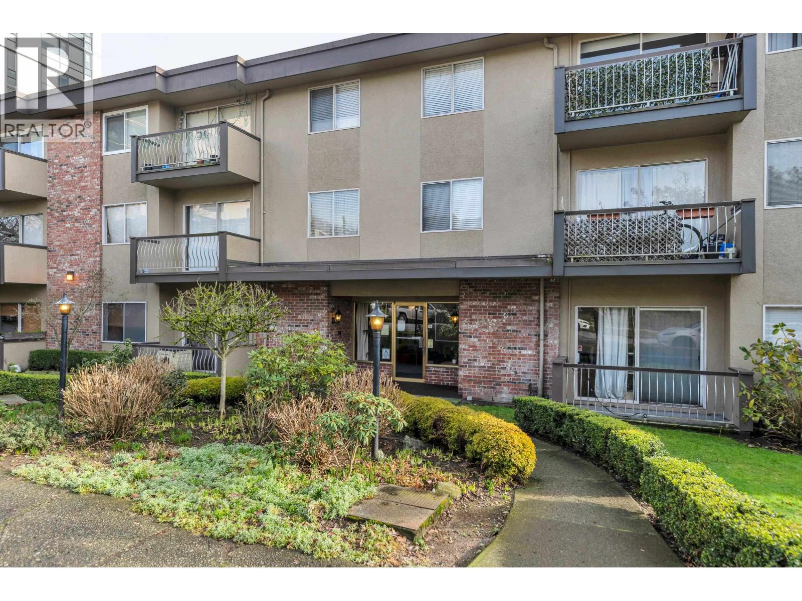 113 610 THIRD Avenue - photo 2