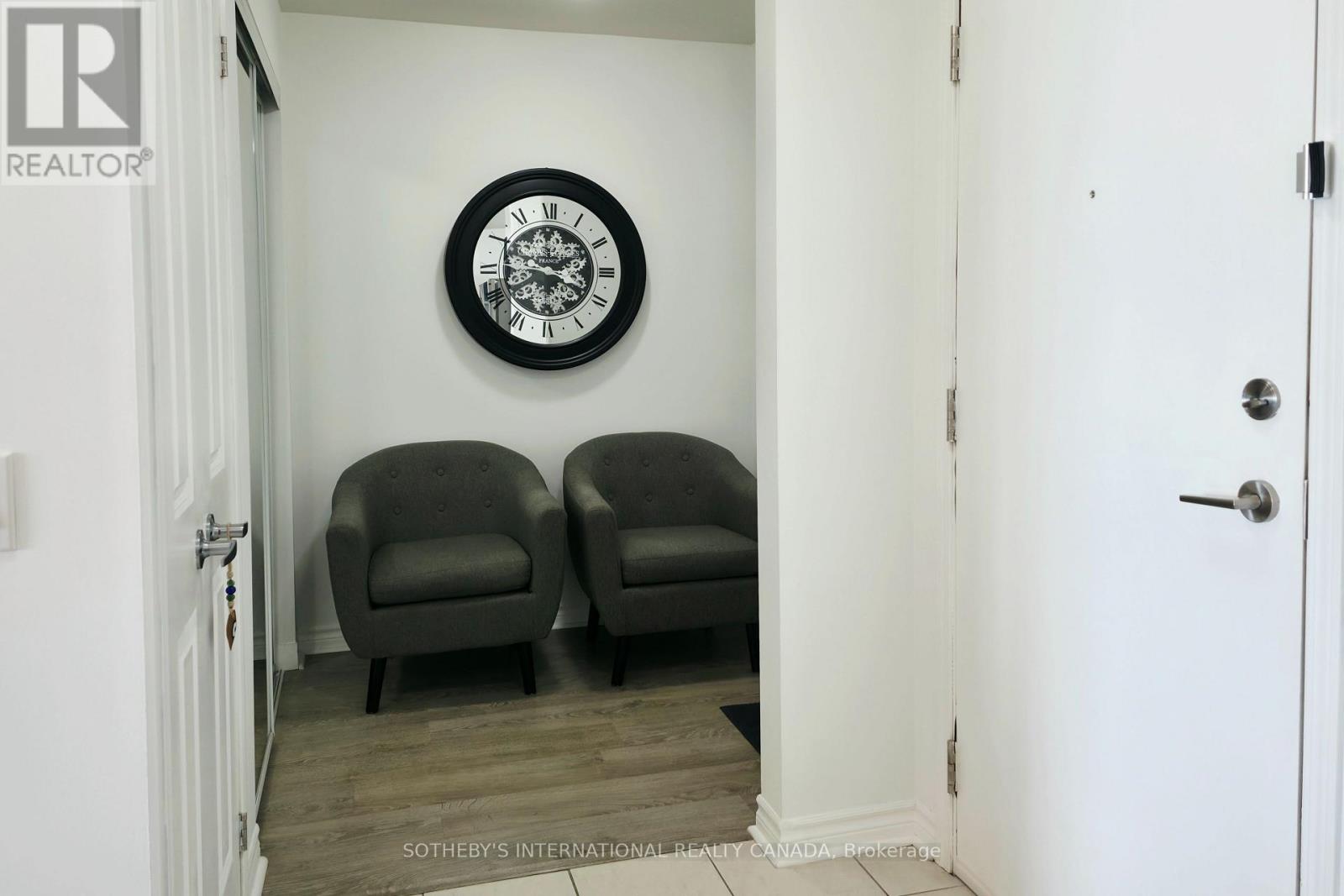 #206 2522 KEELE STREET - 17