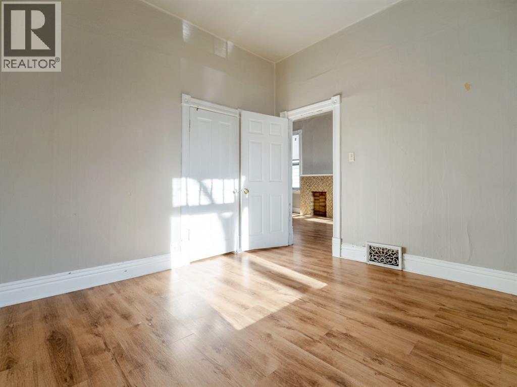 
          1249 5A Avenue South
            <br/>
            <span>Lethbridge</span>
            , 
            <span>AB</span>
             <span>T1J0T3</span>
         - Photo 13