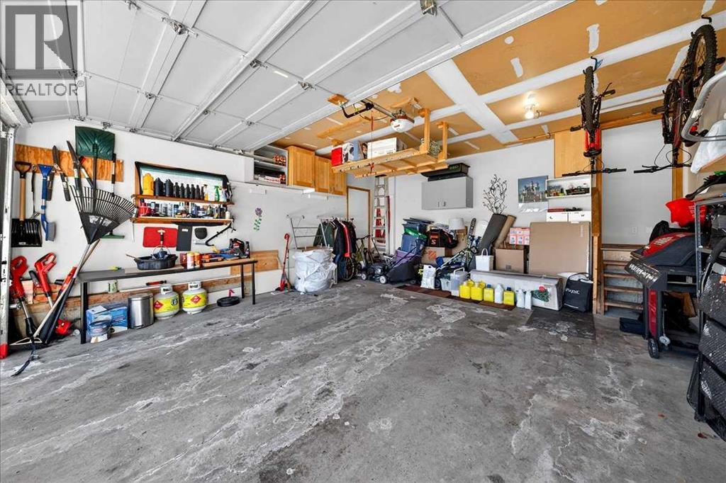 Single Family House for Sale in  Shawinigan Way SW Shawnessy Calgary 