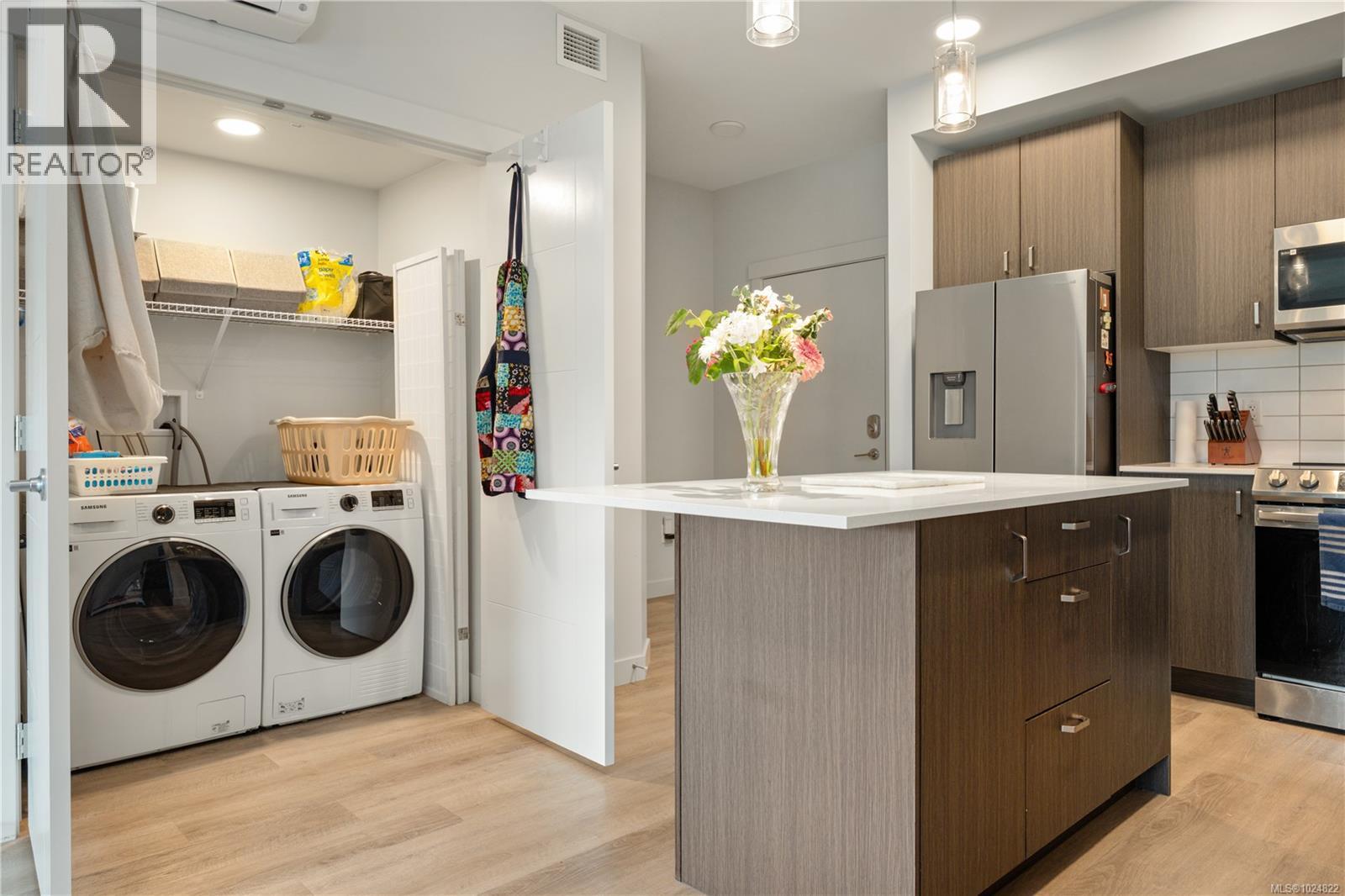 212 140 Jensen Ave W, Parksville