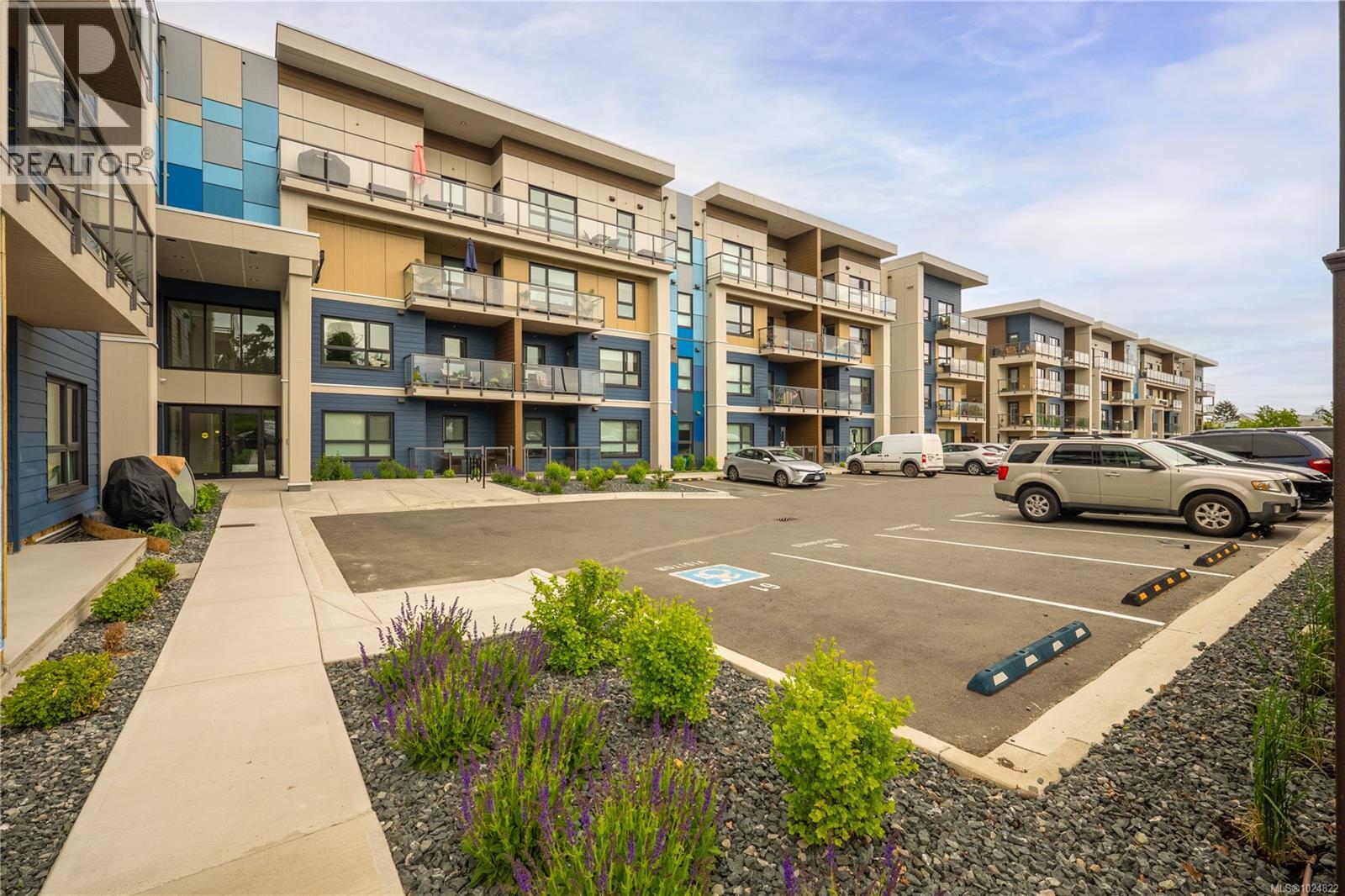 212 140 Jensen Ave W, Parksville