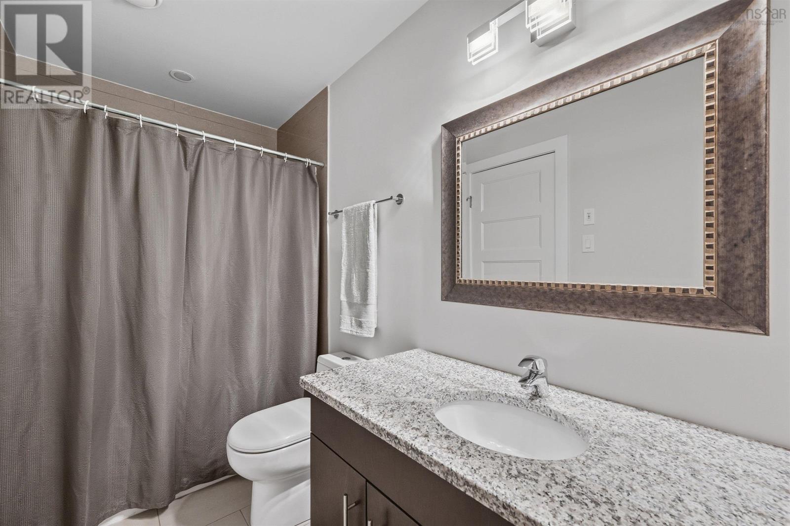 Property 27 of 34 of 806 15 Kings Wharf Place