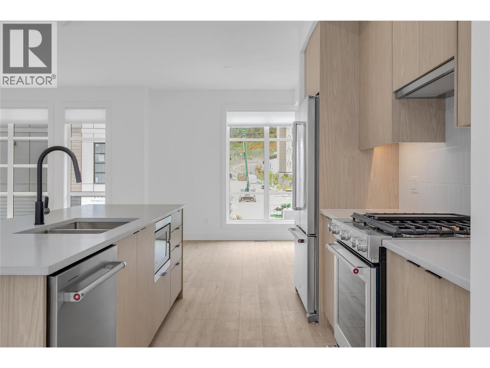 112 1455 Cara Glen Court, Kelowna