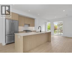 112 1455 Cara Glen Court, Kelowna