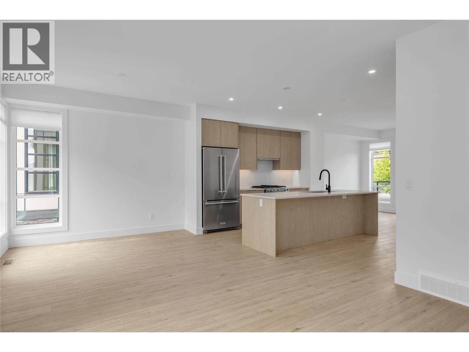 112 1455 Cara Glen Court, Kelowna