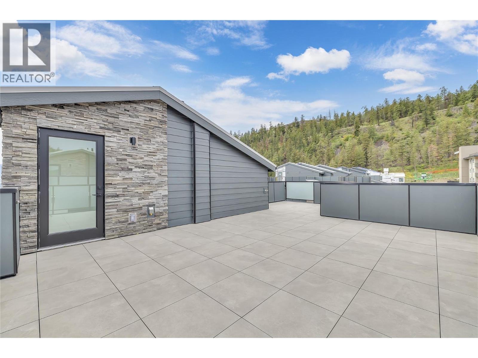 112 1455 Cara Glen Court, Kelowna