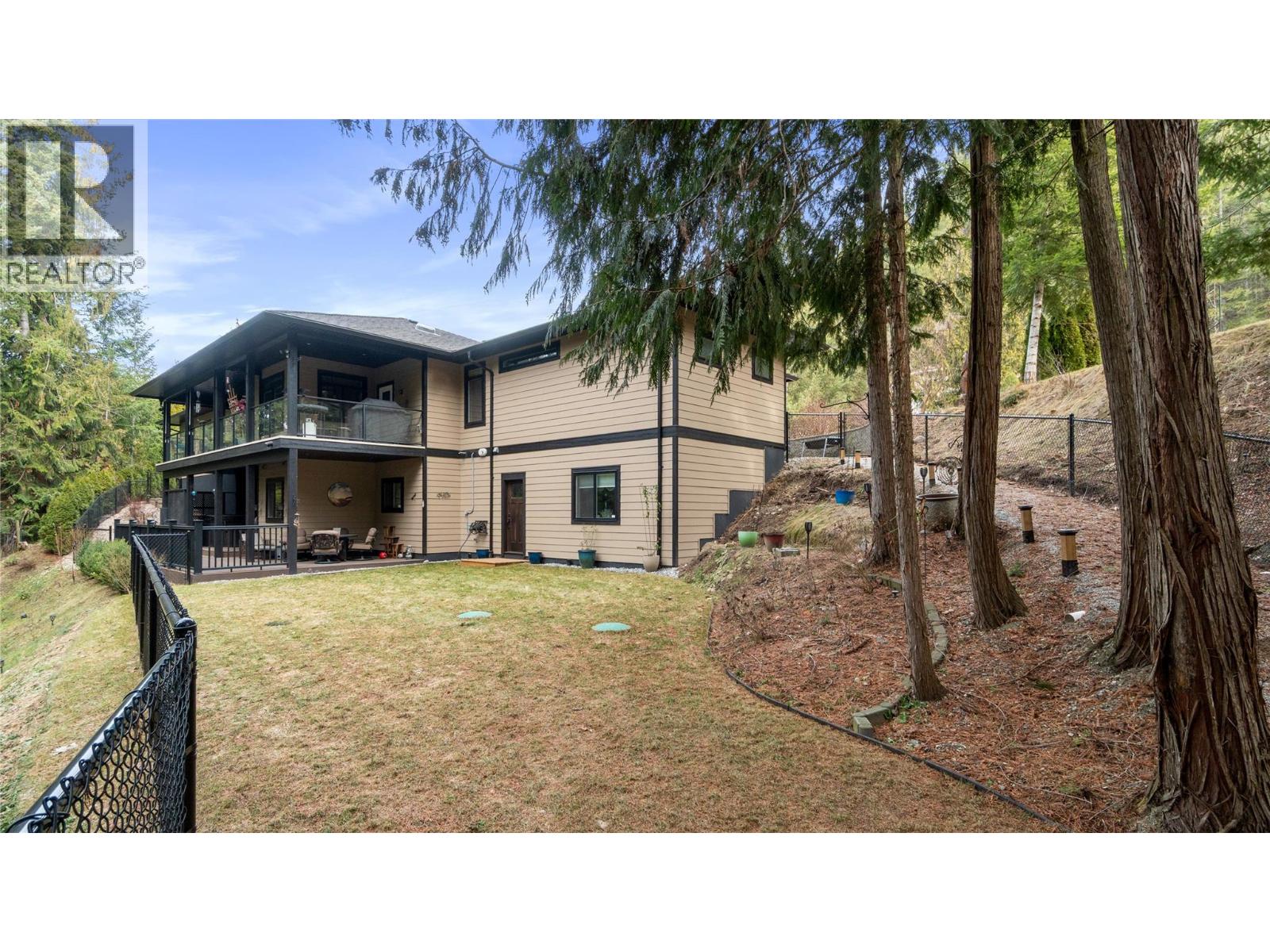 2762 Glenview Road - 8