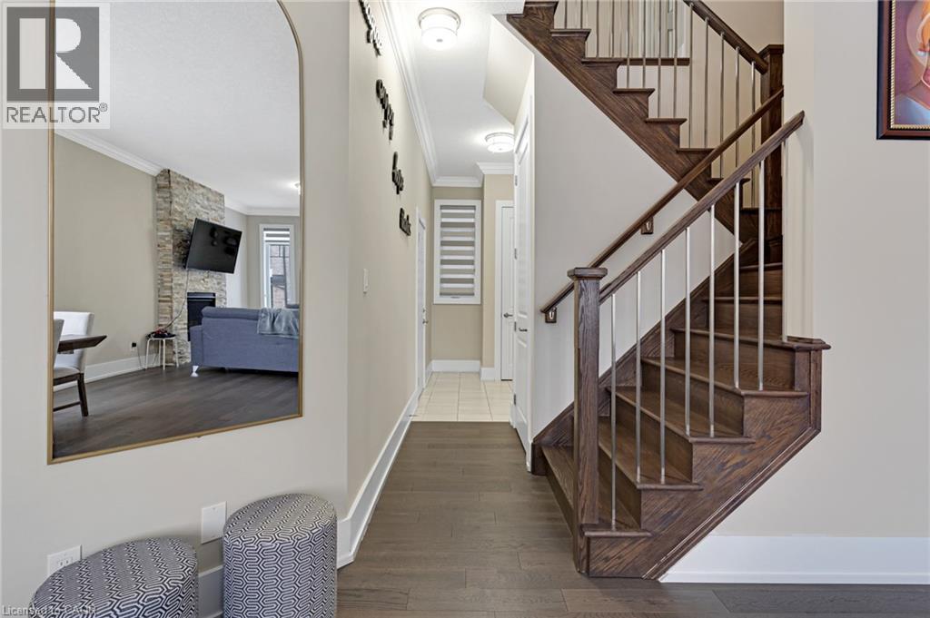 900 PONDCLIFFE Drive - Photo 5 of 27, Kitchener, Ontario