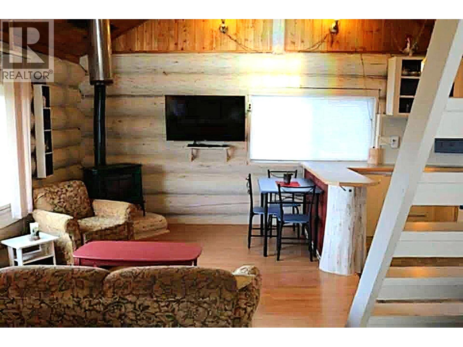 6210 ROBIN ROAD, Horse Lake