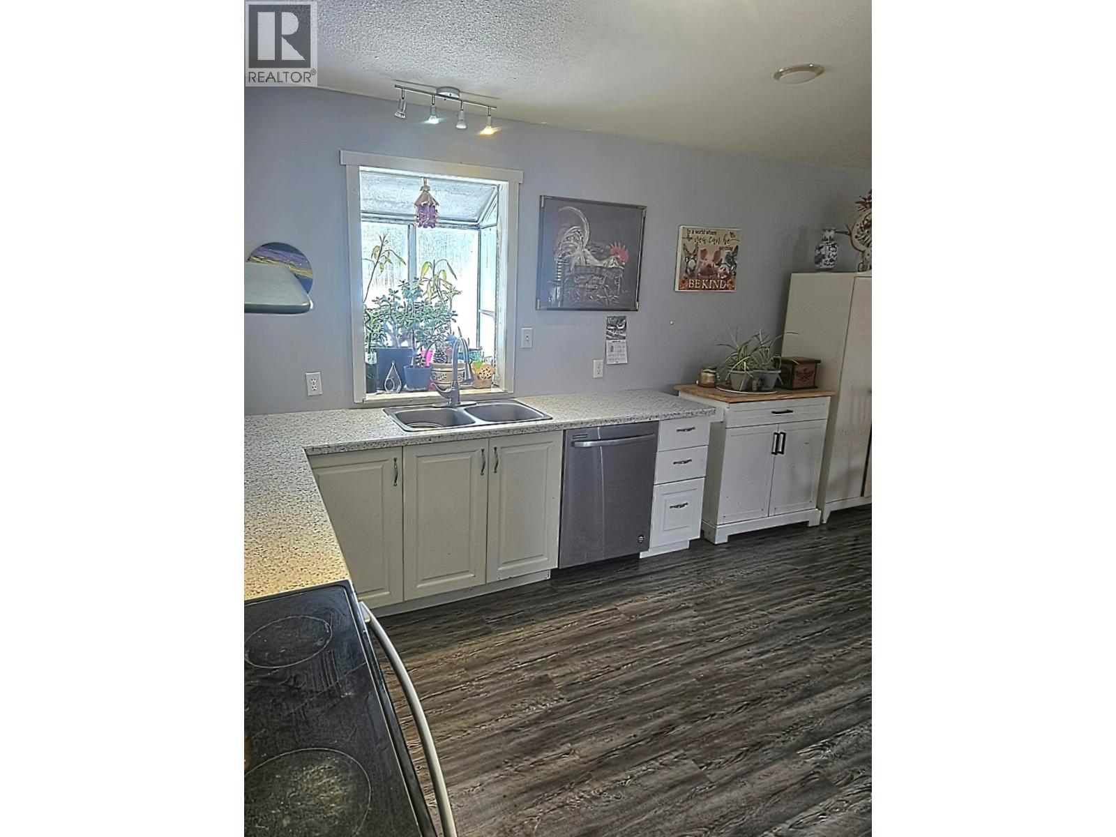 6210 ROBIN ROAD, Horse Lake