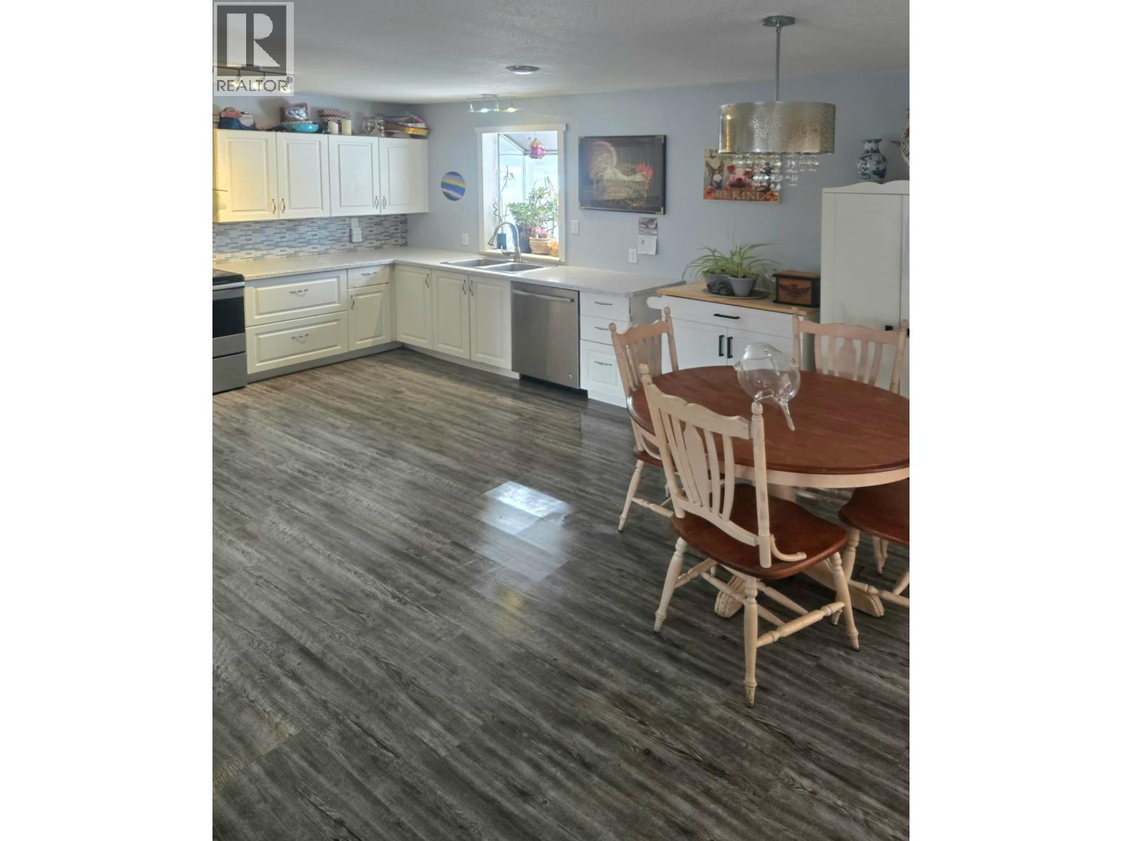 6210 ROBIN ROAD, Horse Lake