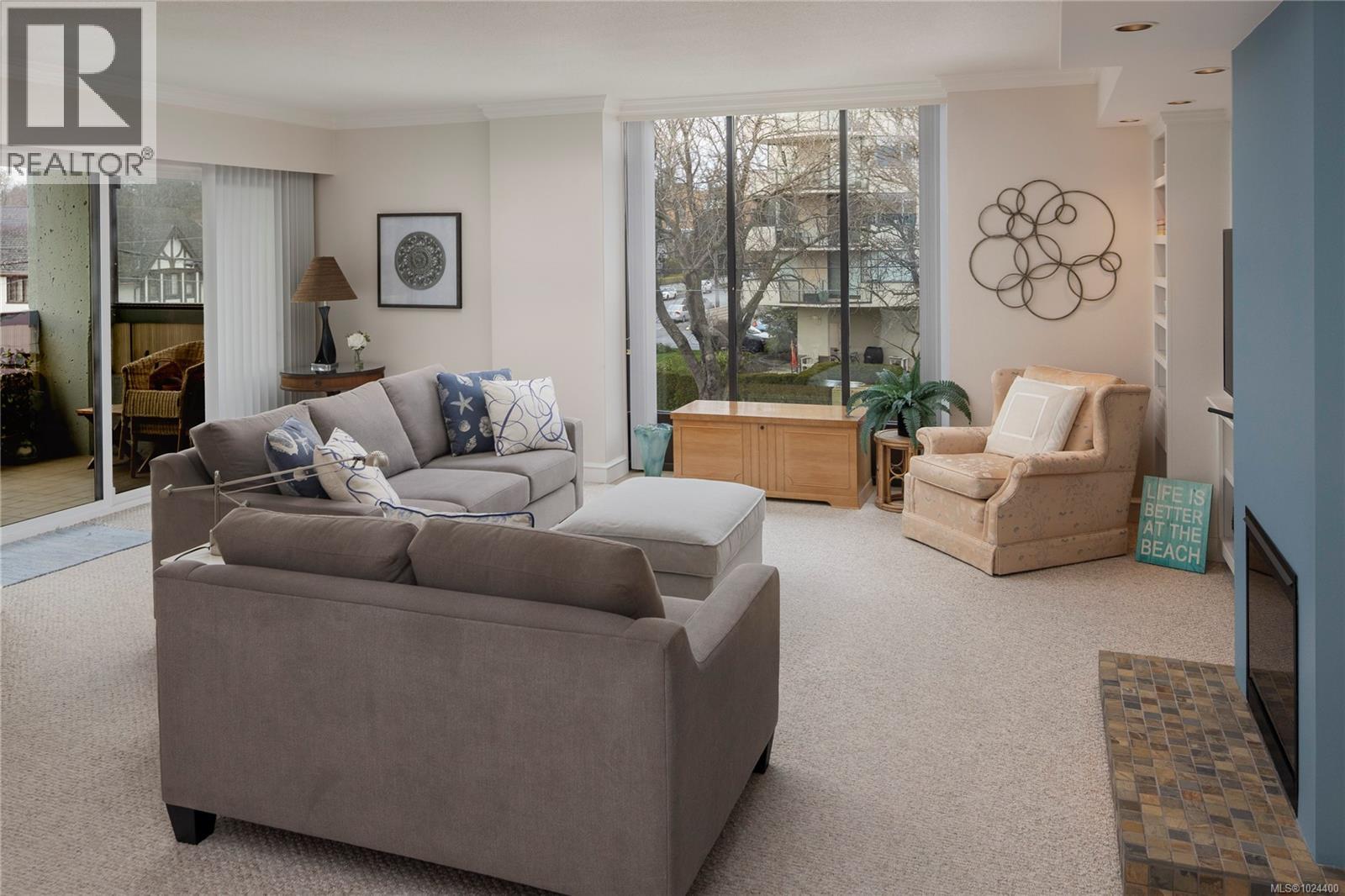 304 2605 Windsor Road, Oak Bay