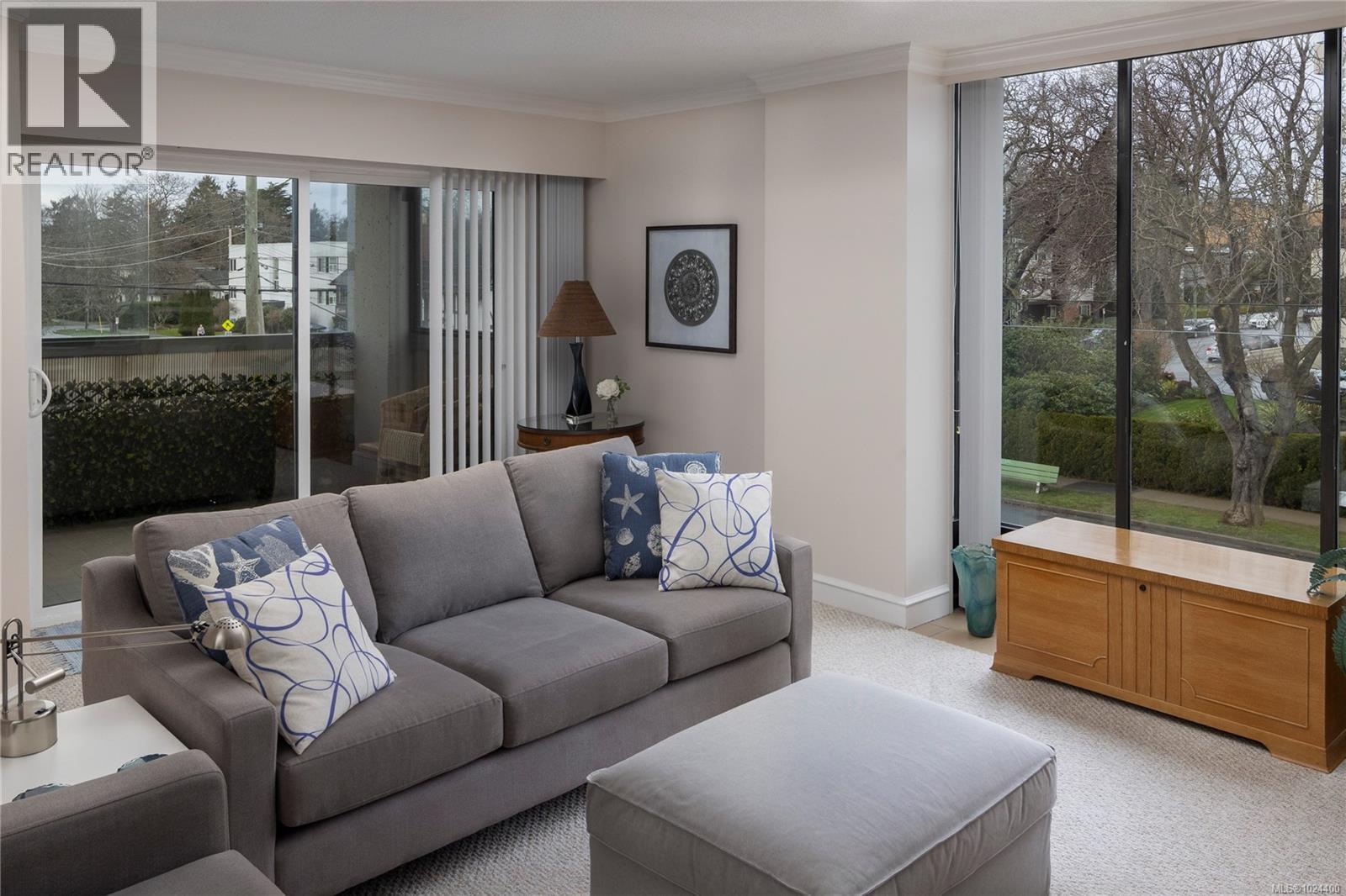 304 2605 Windsor Road, Oak Bay