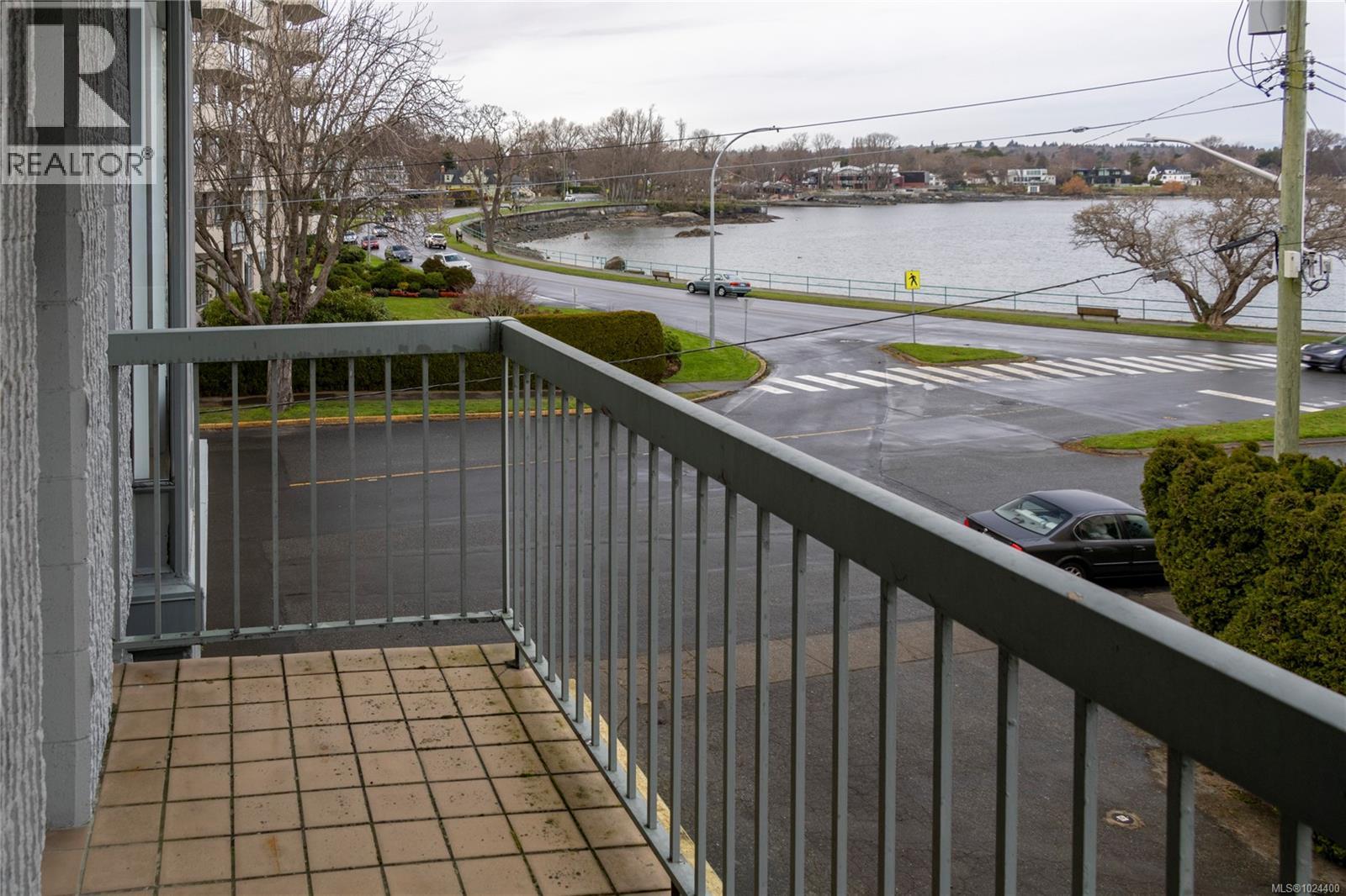 304 2605 Windsor Road, Oak Bay