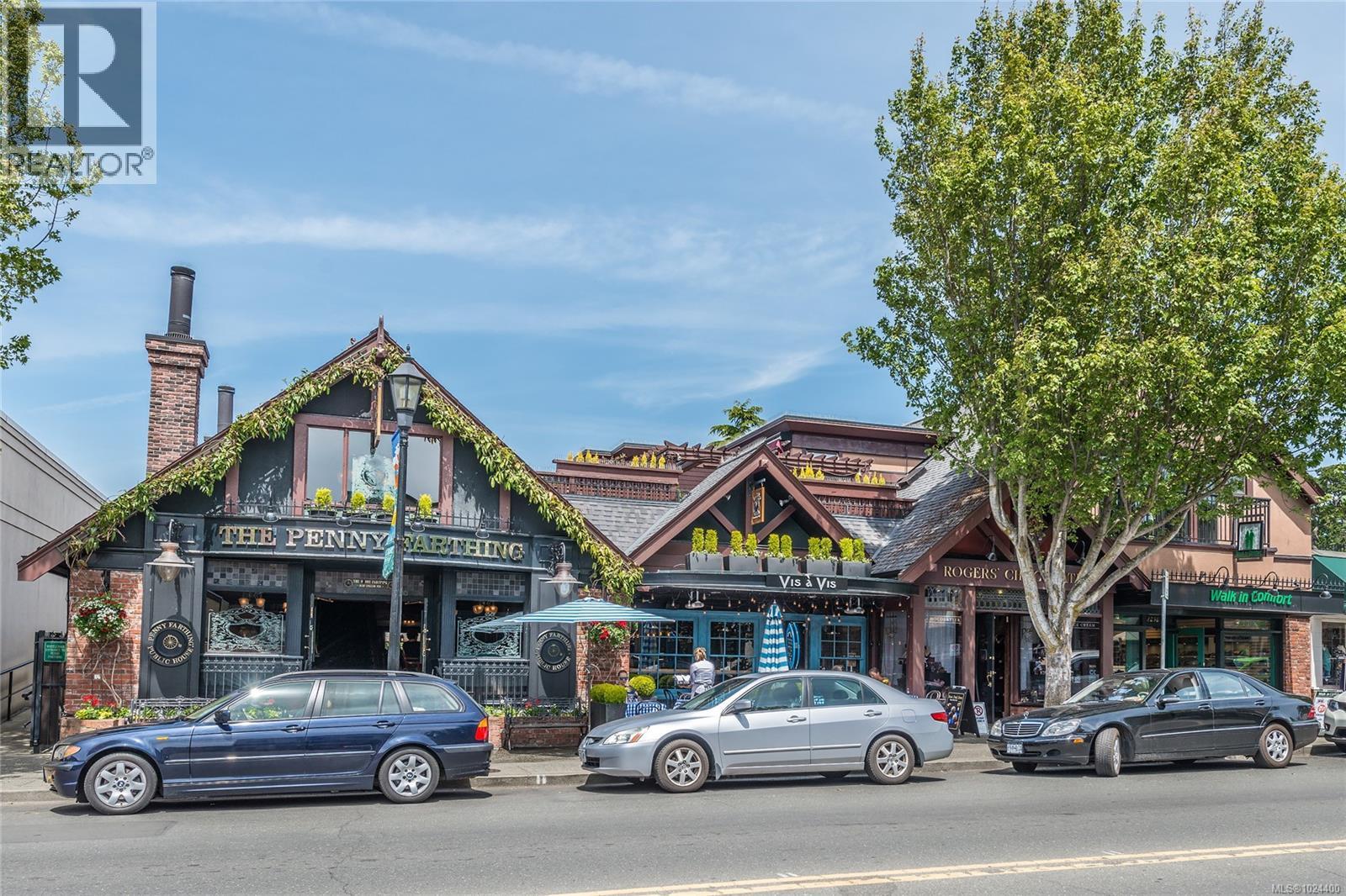 304 2605 Windsor Road, Oak Bay