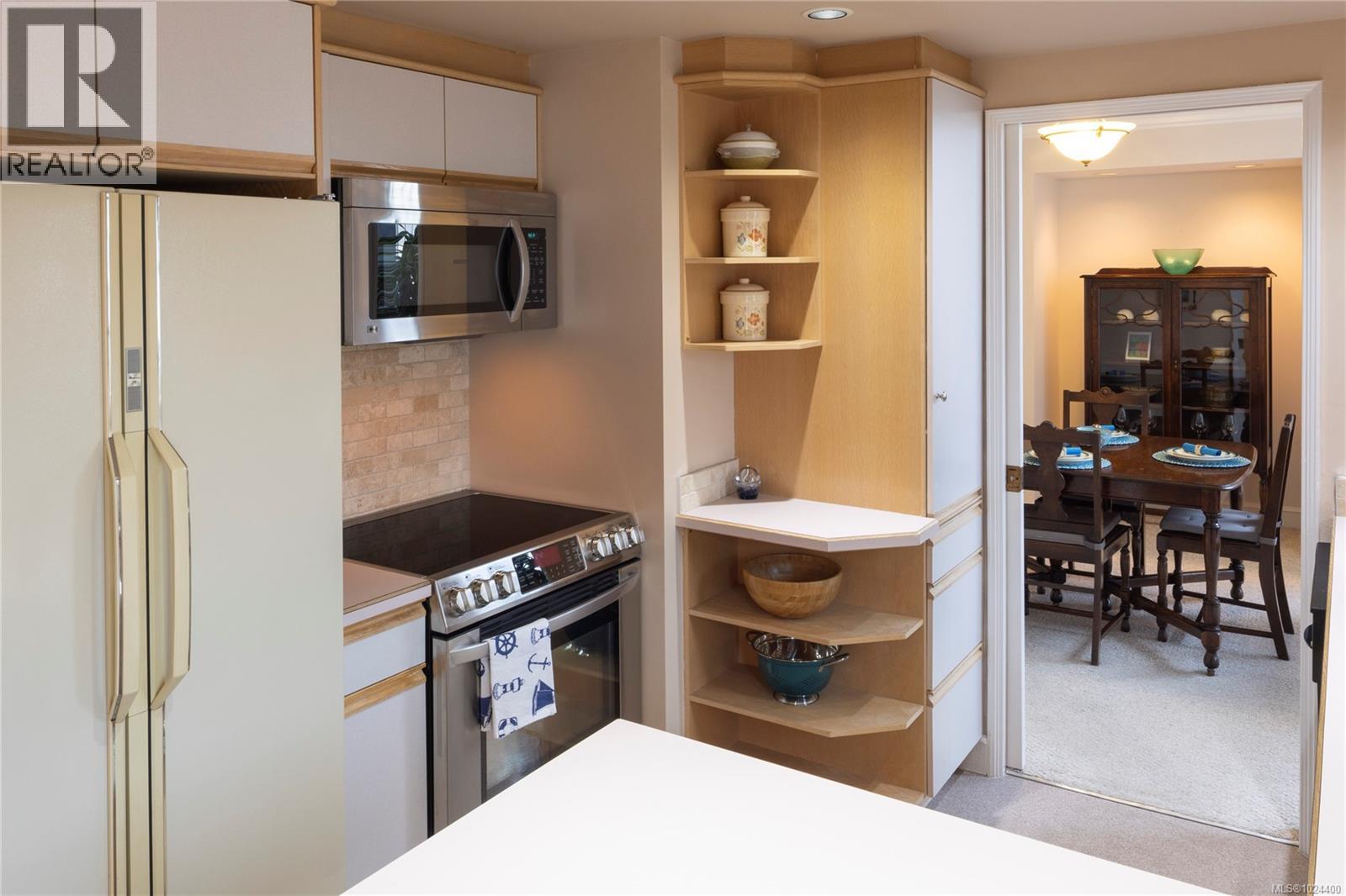 304 2605 Windsor Road, Oak Bay