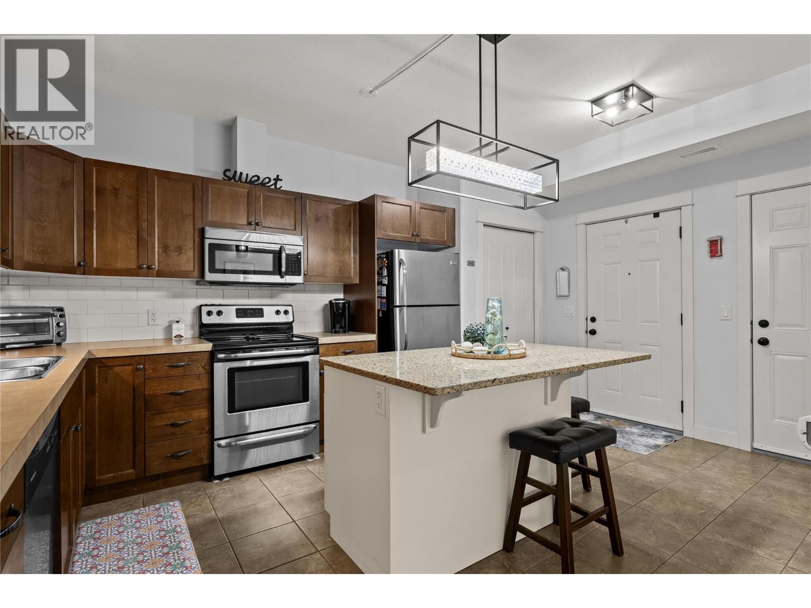 3350 Woodsdale Road Unit# 601, Lake Country