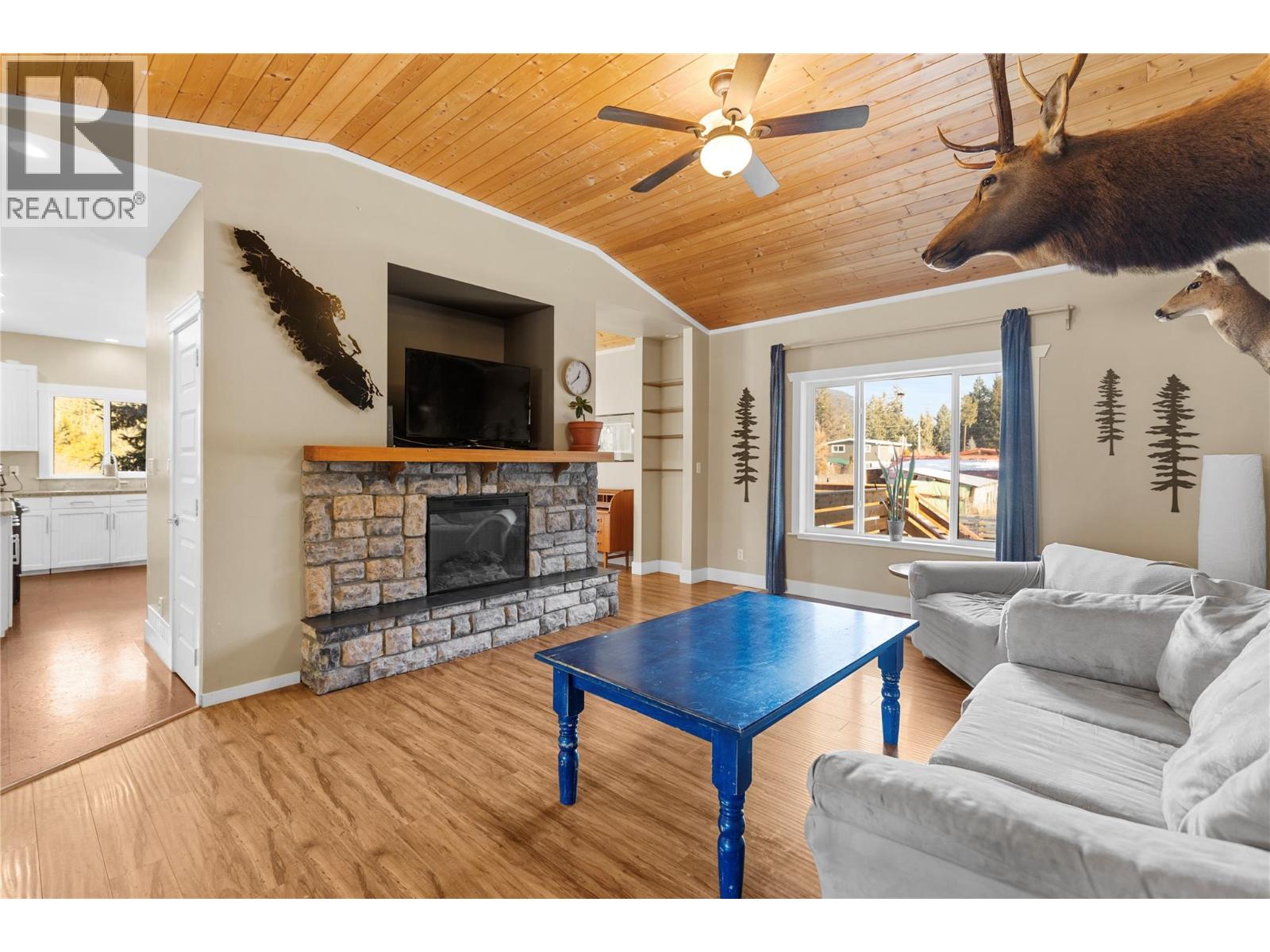 588 MCLEAN ROAD - 13