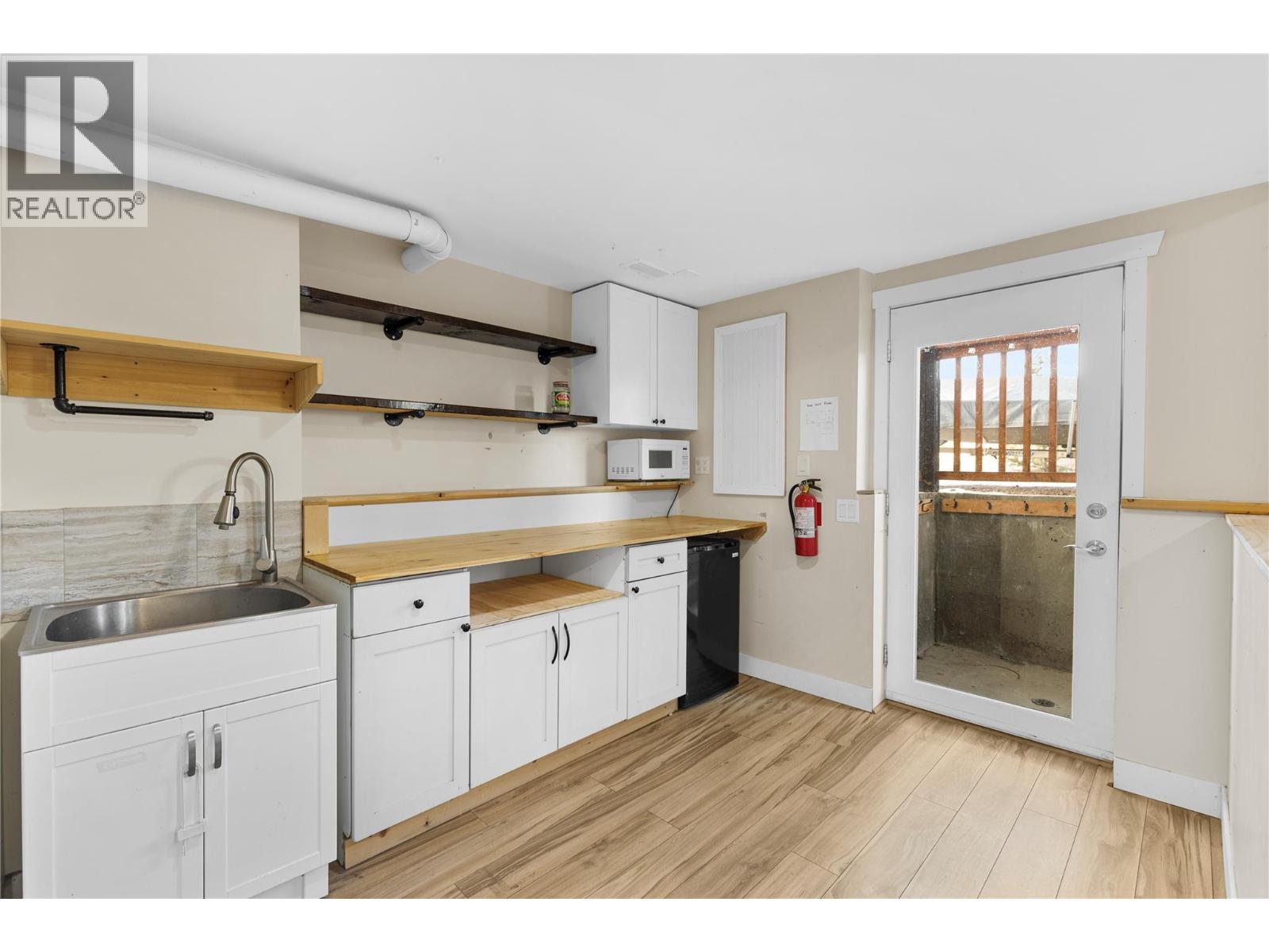 588 MCLEAN ROAD - 33