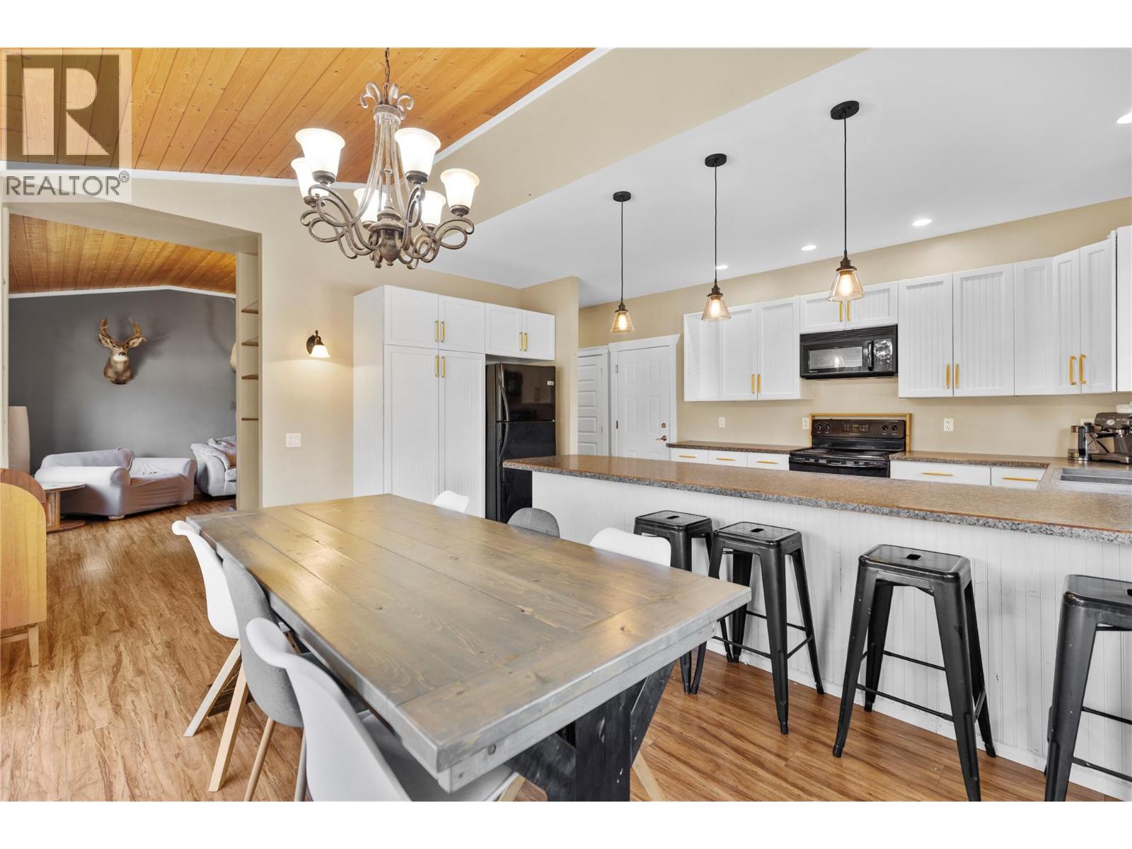 588 MCLEAN ROAD - 10